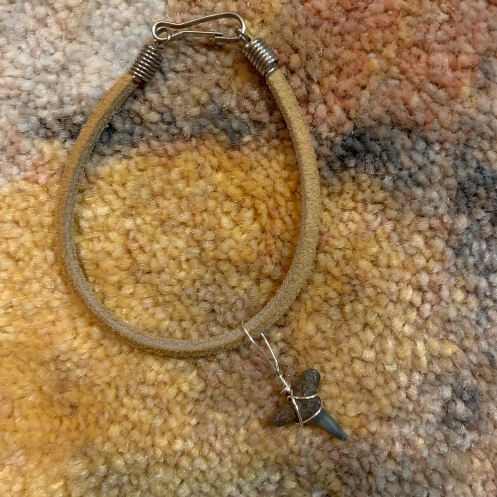 Sharks tooth leather bracelet